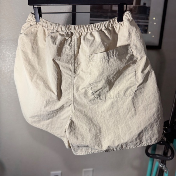 Essential Athletic Shorts in Cream Medium - Picture 5 of 7